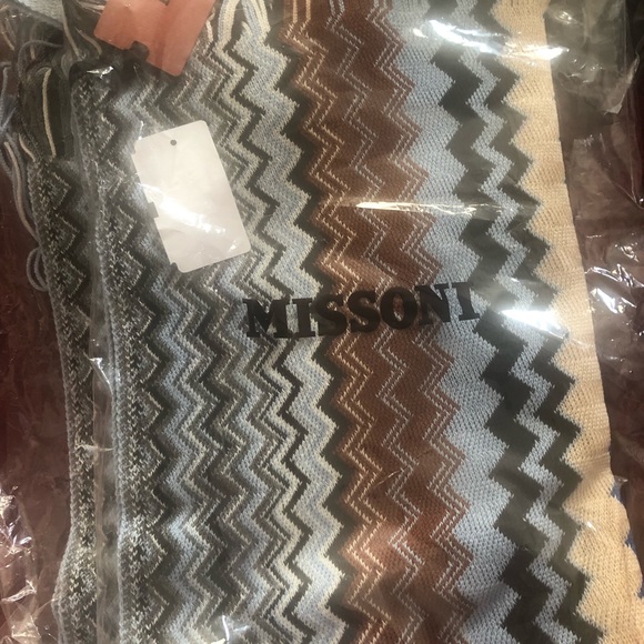Missoni zig-zag pattern scarf - Picture 5 of 10